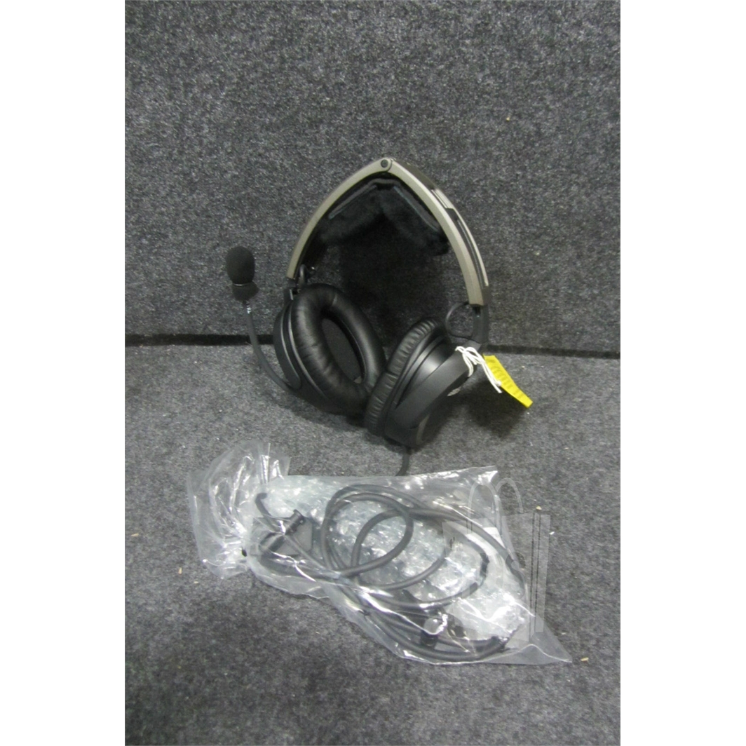 Bose A20 Aviation Headset Battery Powered & TruLink Transceiver Bundle