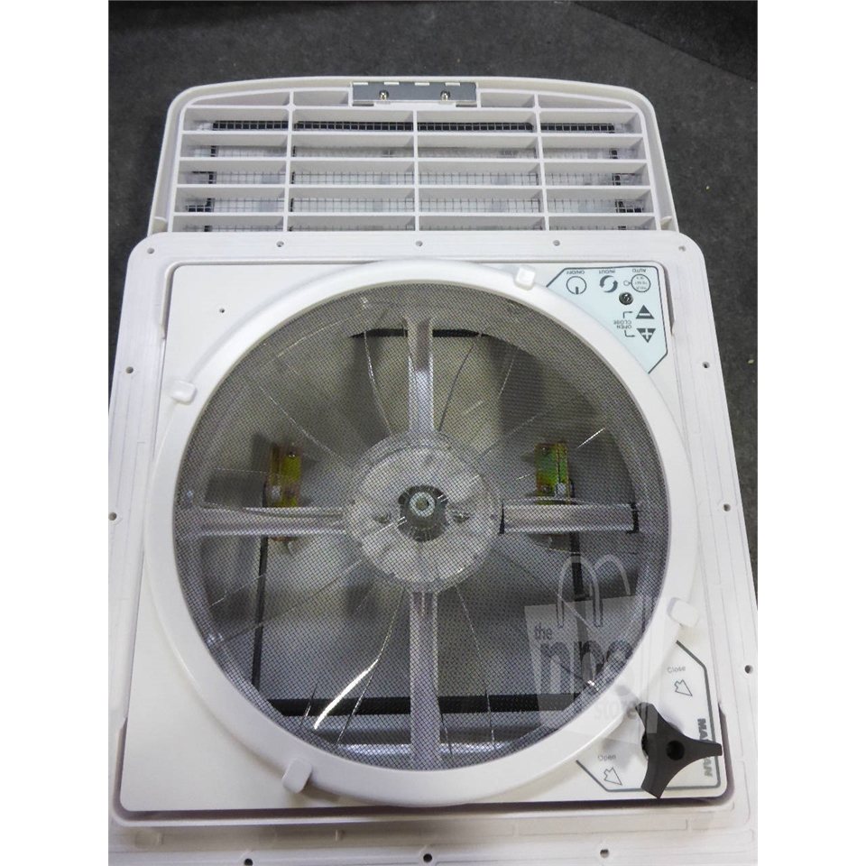 MaxxAir 7000K MaxxFan Deluxe RV Ventilator 900cfm 10Speed White New eBay